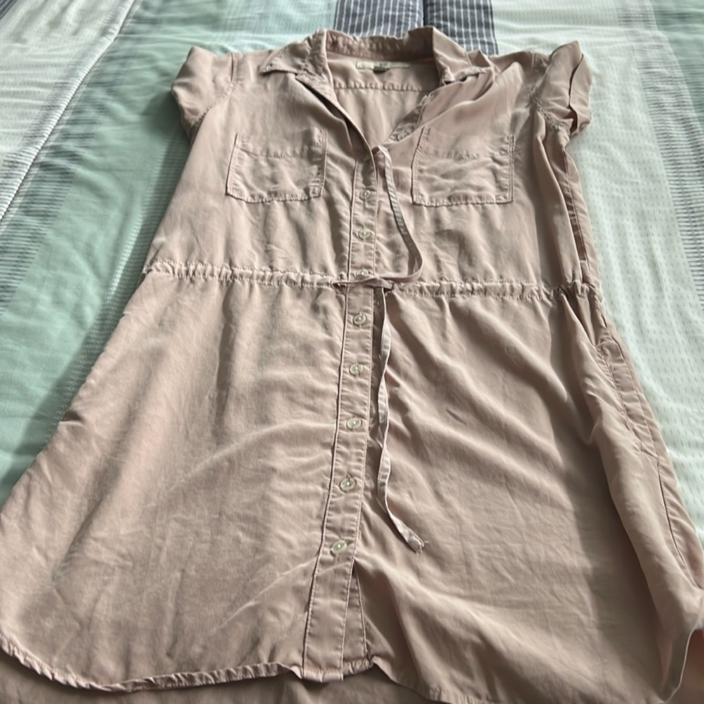 Super cute casual tan dress